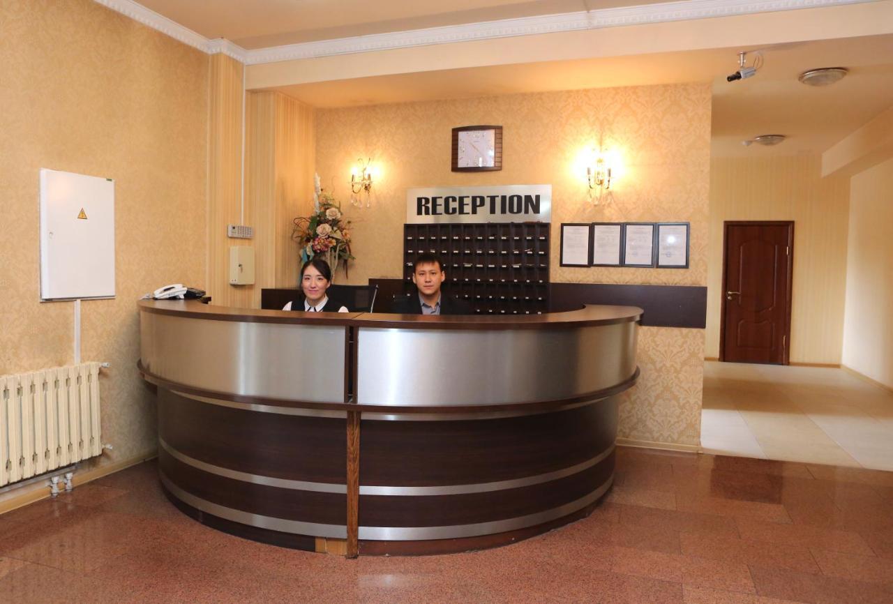 Экипаж Hotel อัลมาตี ภายนอก รูปภาพ